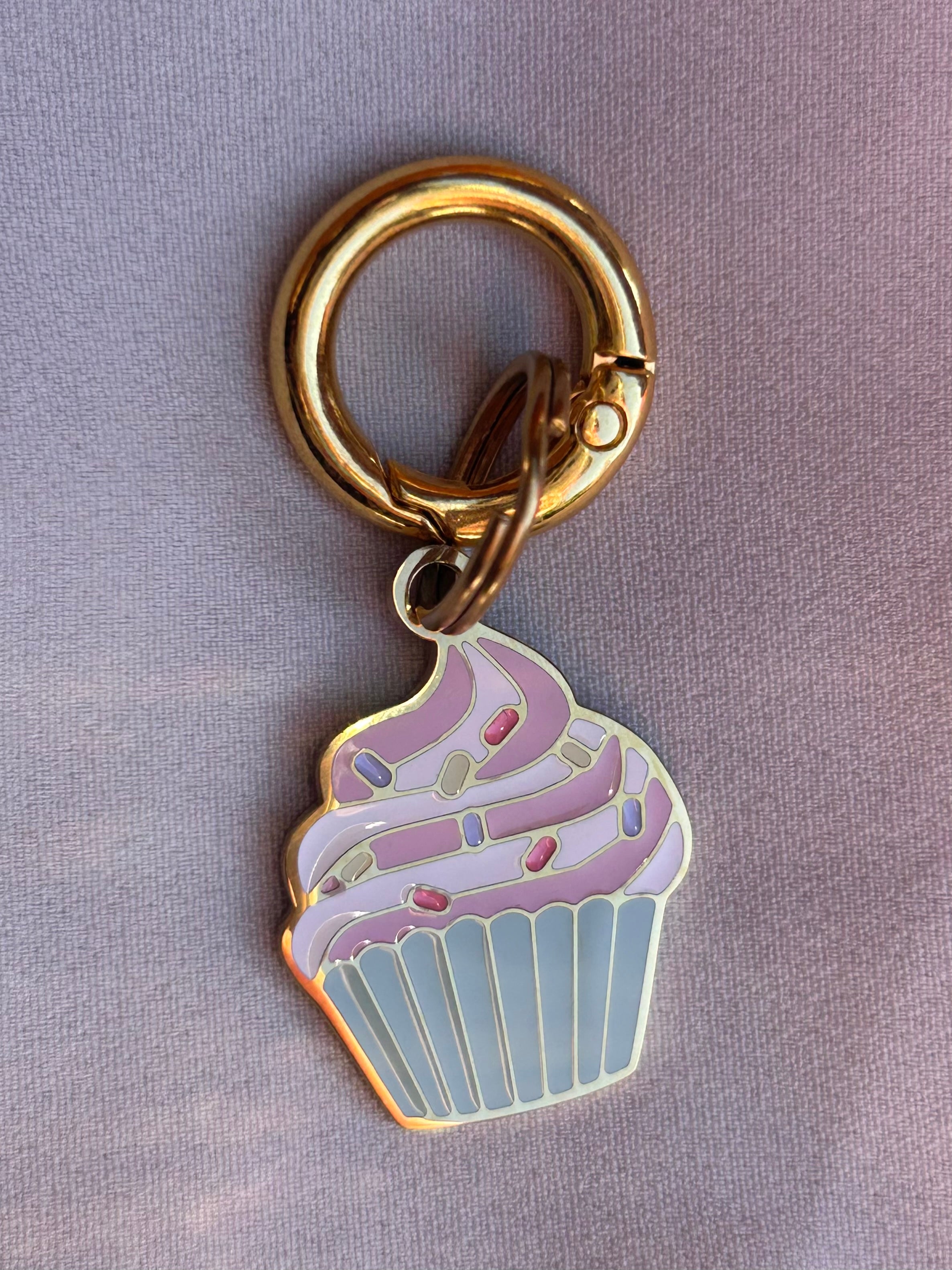 🧁 Charm “Cupcake” – Piastrina in Acciaio