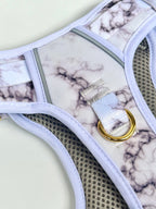 Set Pettorina, Guinzaglio e Borsetta Porta Sacchetti – Effetto Marmo, Elegante e Resistente per Cani che Tirano