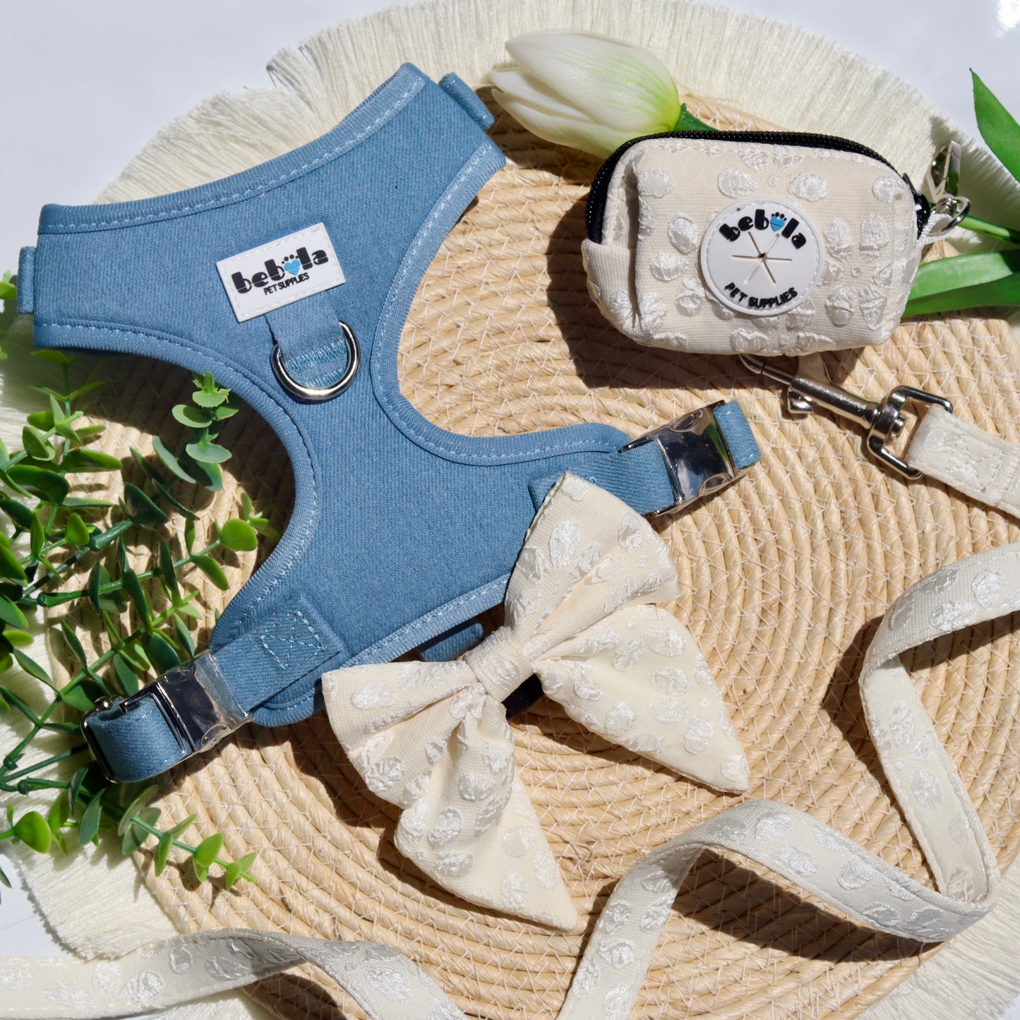 Set pettorina in jeans chiaro - eleganza per occasioni speciali!
